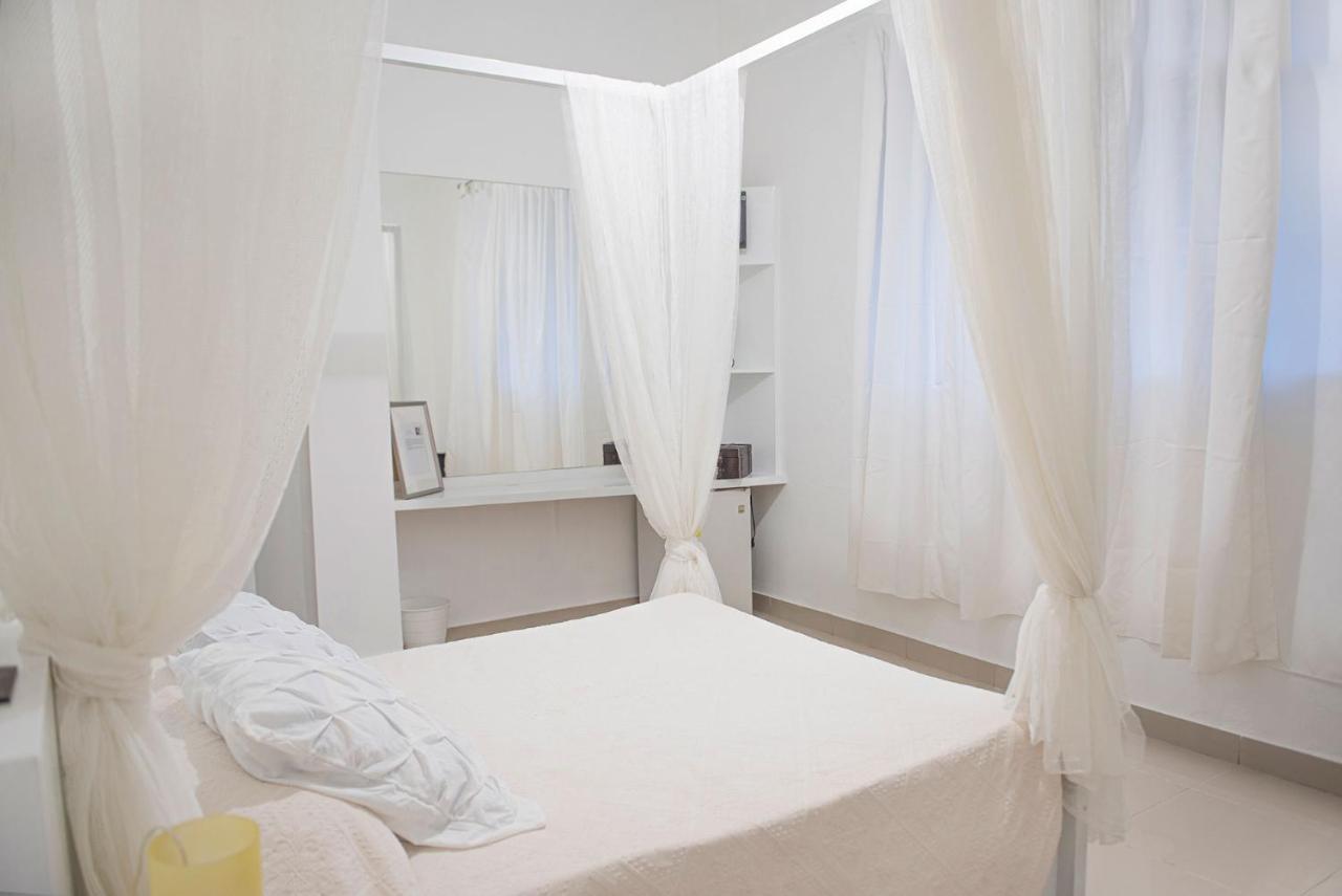 Hostal Mama Mambo - Zona Colonial ซานโตโดมิงโก ภายนอก รูปภาพ