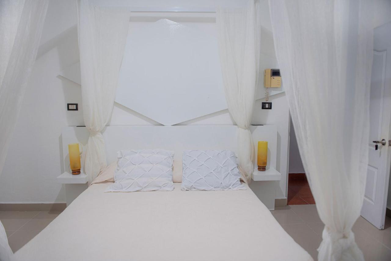 Hostal Mama Mambo - Zona Colonial ซานโตโดมิงโก ภายนอก รูปภาพ